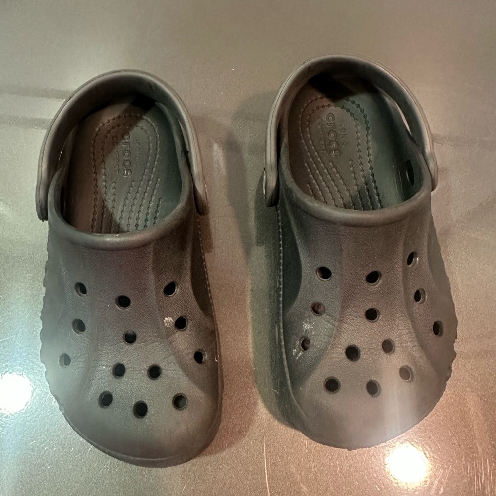 Little Boys Crocs Size 11 - Picture 3 of 4